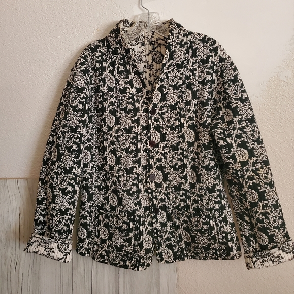 Silverstream Women's Black and White Reversible Quilted Jacket - Picture 6 of 11